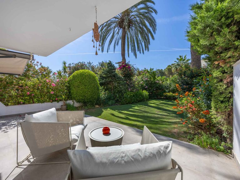 Apartment for Sale in Jardines de Sotogrande, Sotogrande, Cadiz 1
