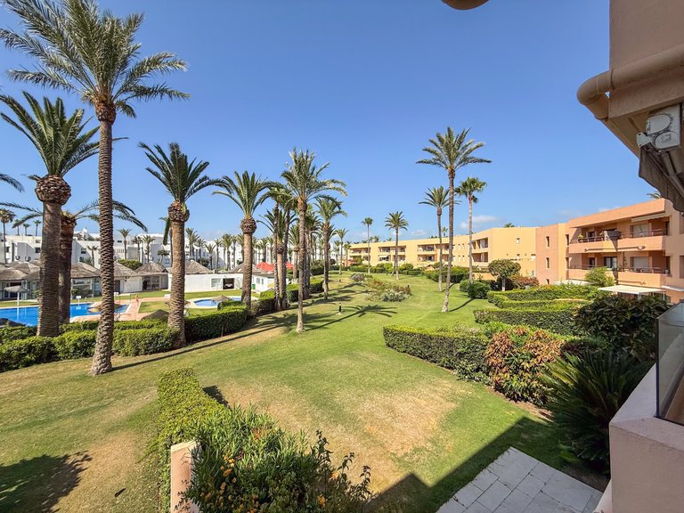 Apartment for Sale in Paseo del Mar, Sotogrande, Cadiz 4