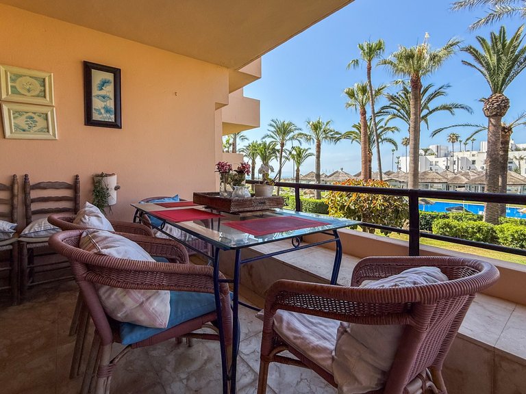 Apartment for Sale in Paseo del Mar, Sotogrande, Cadiz 1