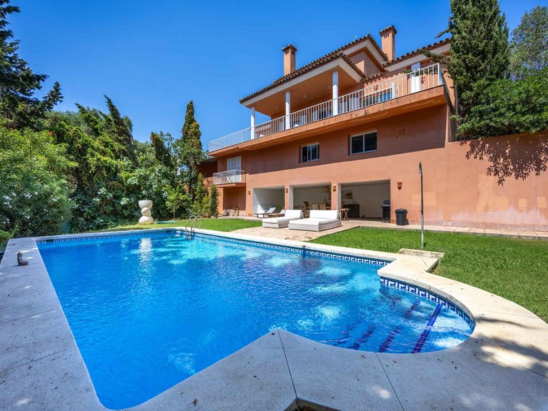 Villa for Sale in Zona B, Sotogrande, Cadiz 2