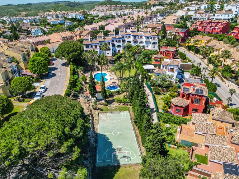 Town House for Sale in Alcaidesa, Cadiz 11
