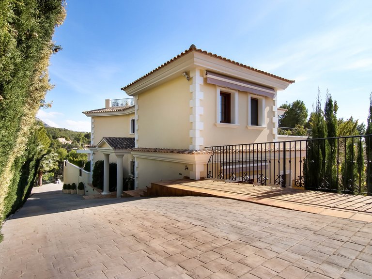 Villa for Sale  in Altea, Alicante 1