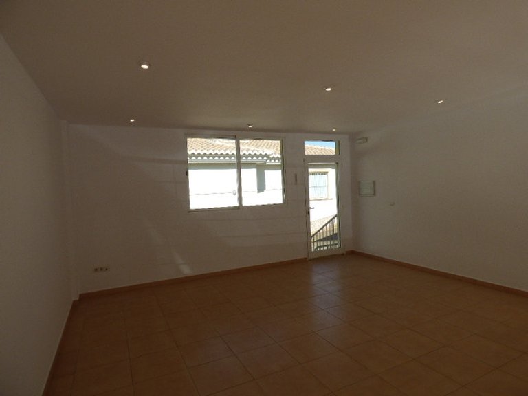 Commercial for Sale in  Alicante 9