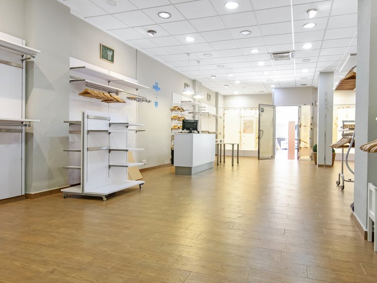 Commercial for Sale in  Alicante 12