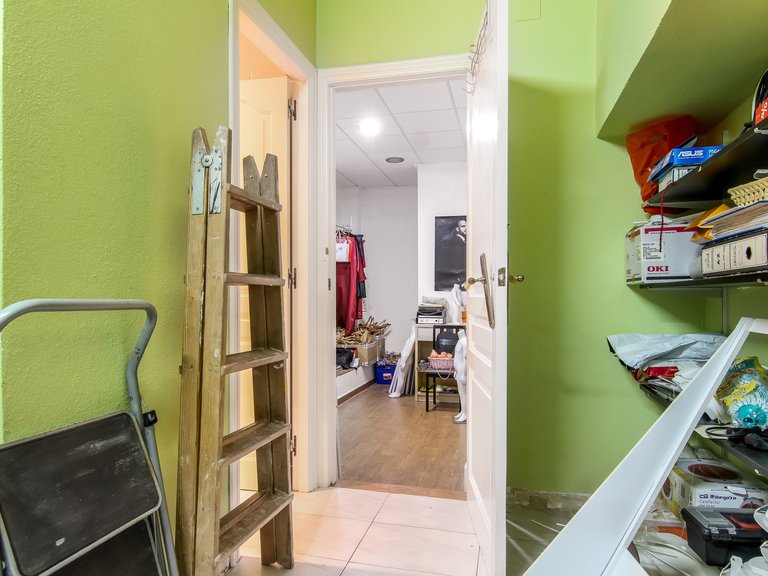 Commercial for Sale in  Alicante 10