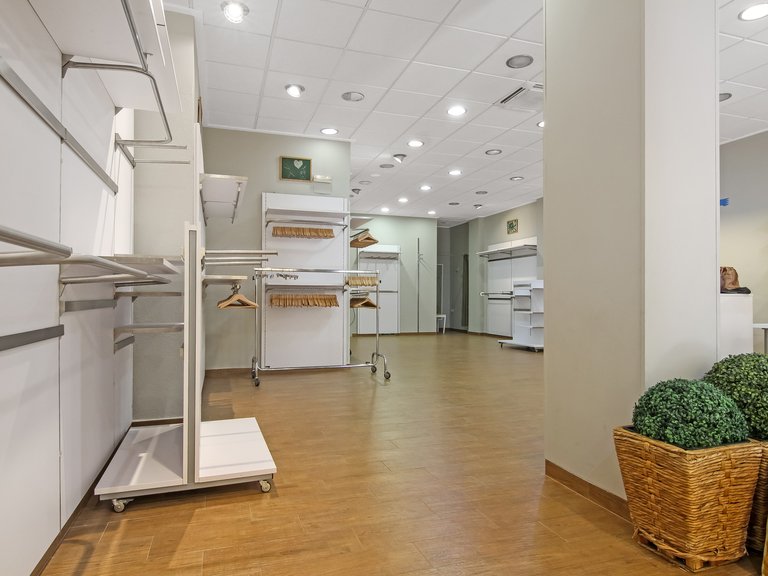 Commercial for Sale in  Alicante 6