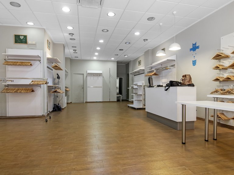 Commercial for Sale in  Alicante 9