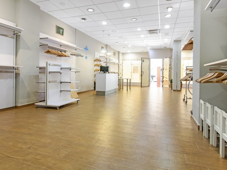 Commercial for Sale in  Alicante 5