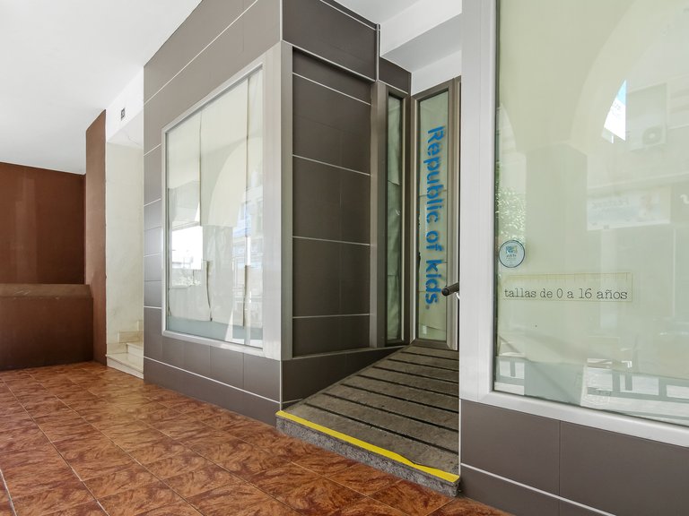 Commercial for Sale in  Alicante 7