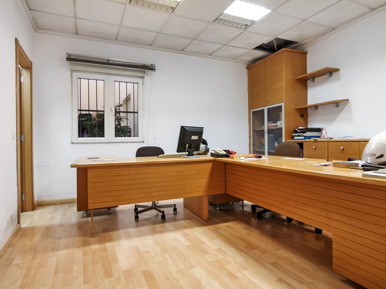 Commercial for Sale in  Alicante 1