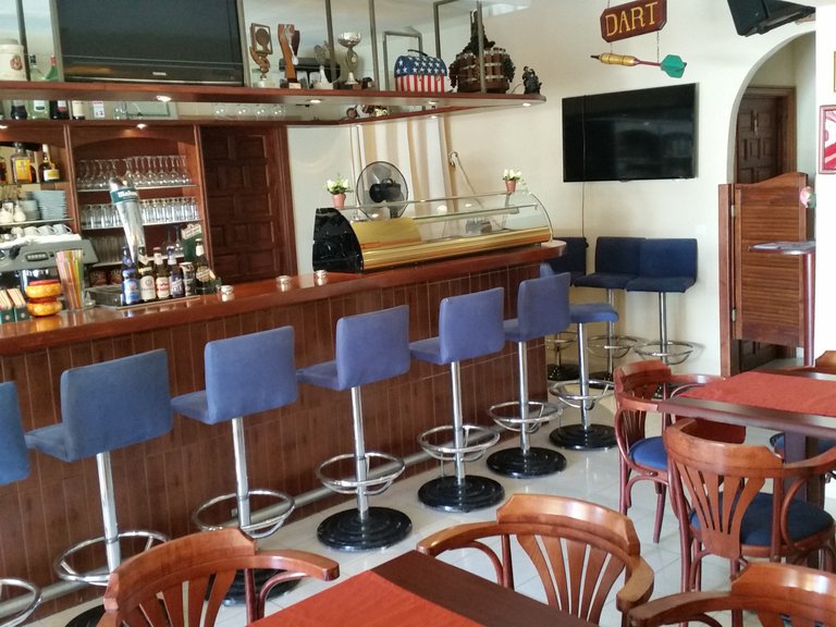 Commercial for Sale in  Alicante 8