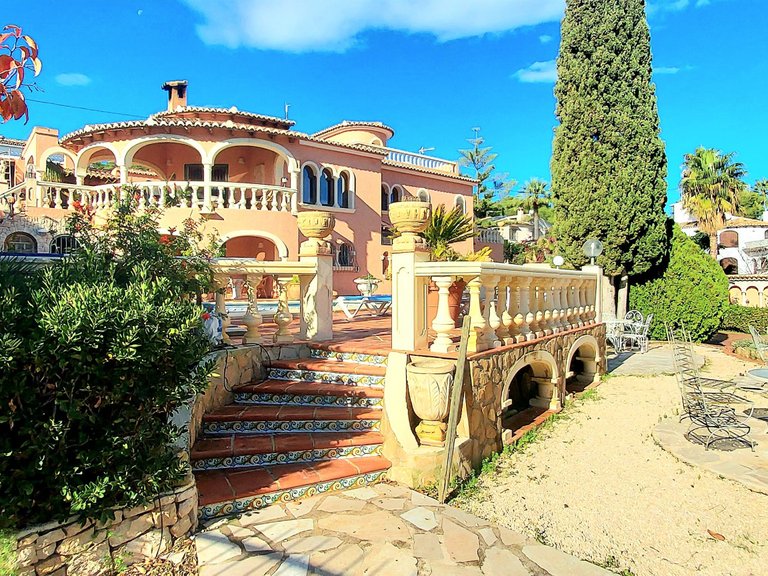 Villa for Sale in  Alicante 3
