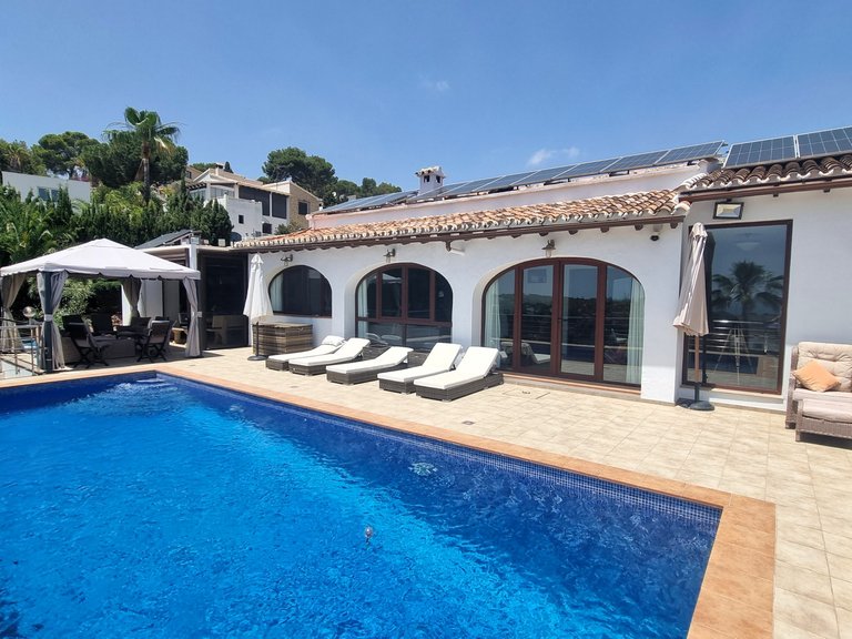 Villa for Sale in  Alicante 1
