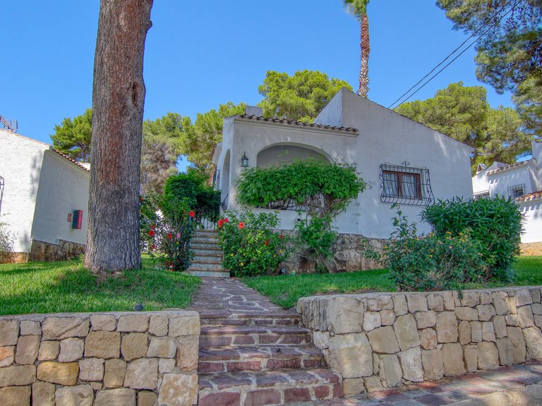 Villa for Sale in  Alicante 1