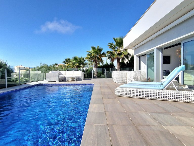 Villa for Sale in  Alicante 3