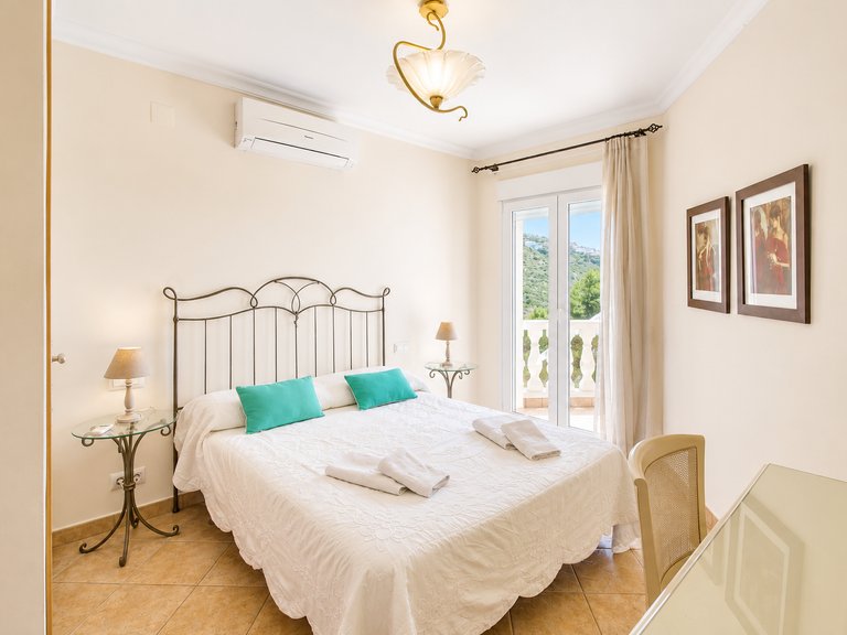Villa for Sale  in Poble Nou de Benitatxell, Alicante 8