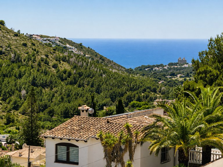 Villa for Sale  in Poble Nou de Benitatxell, Alicante 2