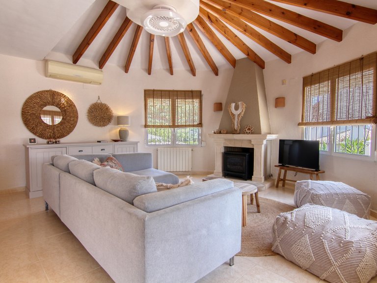 Villa for Sale in  Alicante 18