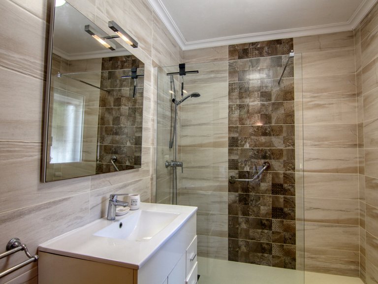 Villa for Sale in  Alicante 31