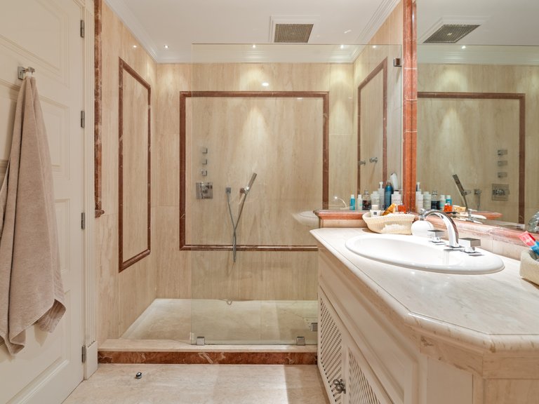 Villa for Sale in  Malaga 16