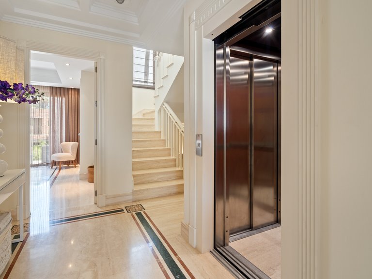 Villa for Sale in  Malaga 9