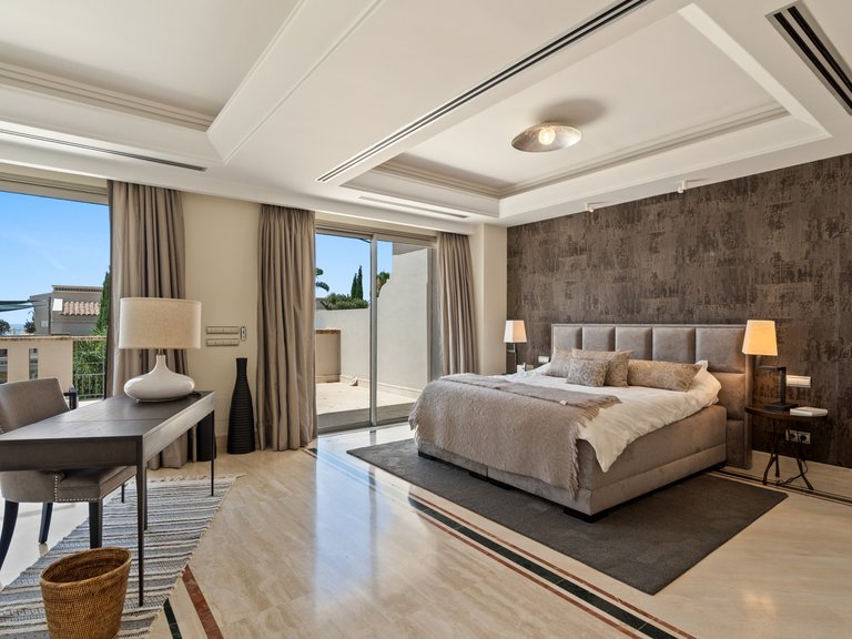 Villa for Sale in  Malaga 4