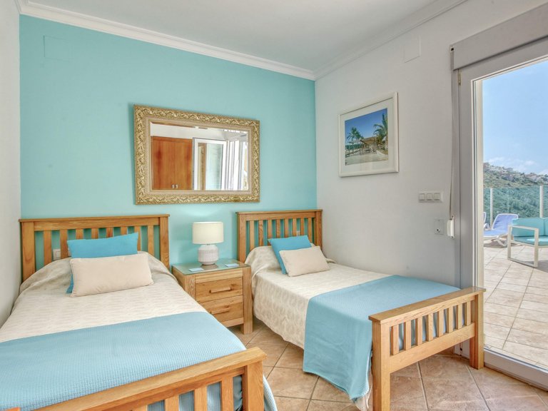 Villa for Sale  in Poble Nou de Benitatxell, Alicante 4