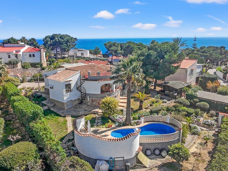 Villa for Sale in  Alicante 1