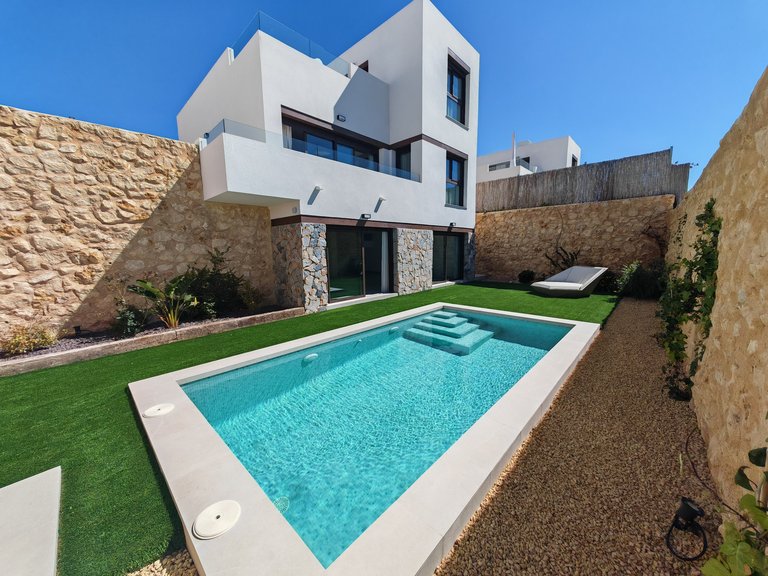 Villa for Sale  in Finestrat, Alicante 1