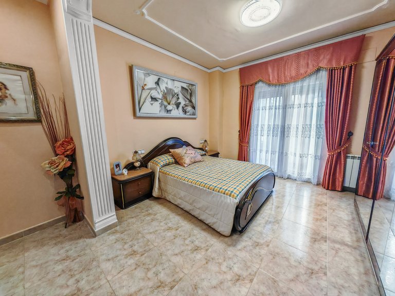 Villa for Sale in  Alicante 11