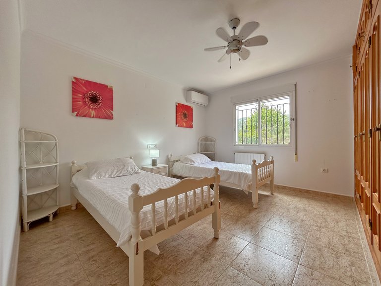 Villa for Sale  in Benidoleig, Alicante 13