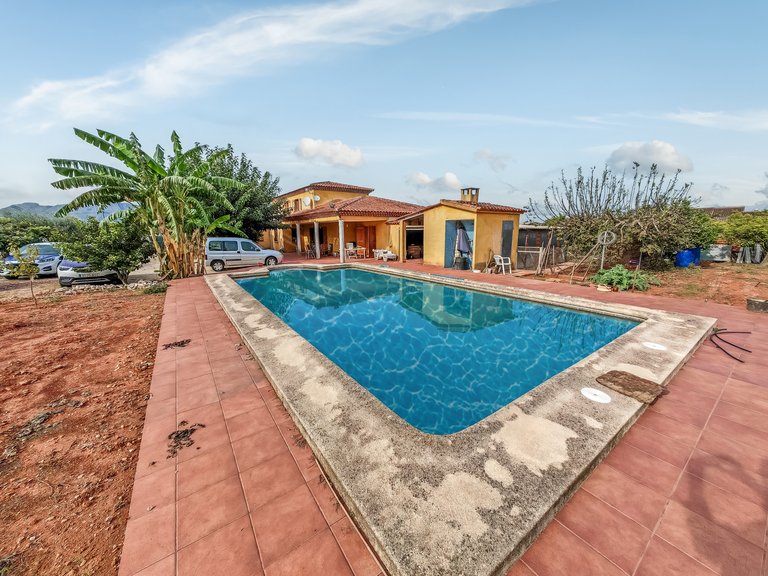 Villa for Sale  in Pedreguer, Alicante 1