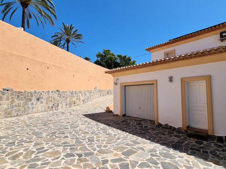 Villa for Sale  in Teulada, Alicante 38