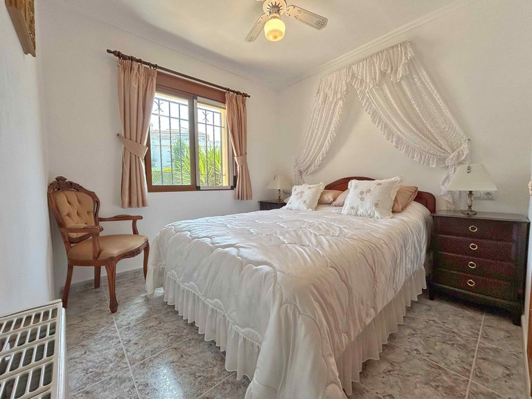 Villa for Sale  in El Ràfol d'Almúnia, Alicante 13