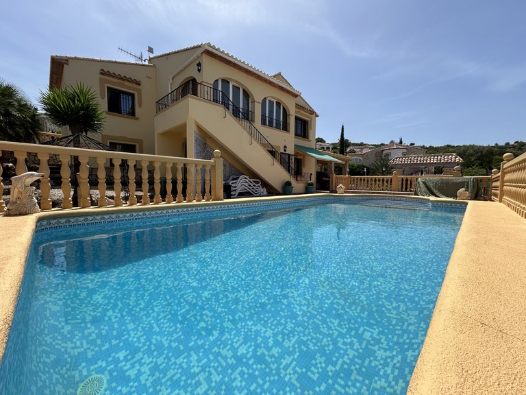 Villa for Sale  in El Ràfol d'Almúnia, Alicante 4