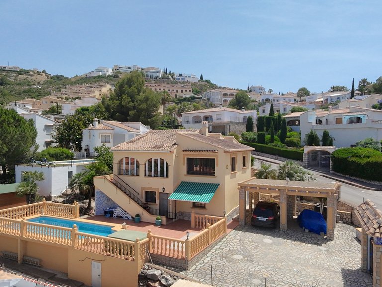 Villa for Sale  in El Ràfol d'Almúnia, Alicante 1