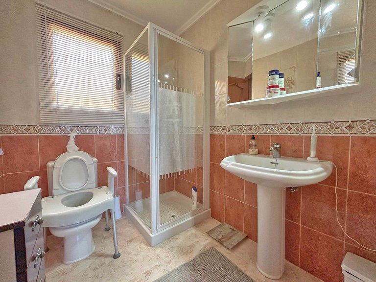 Villa for Sale  in El Ràfol d'Almúnia, Alicante 10