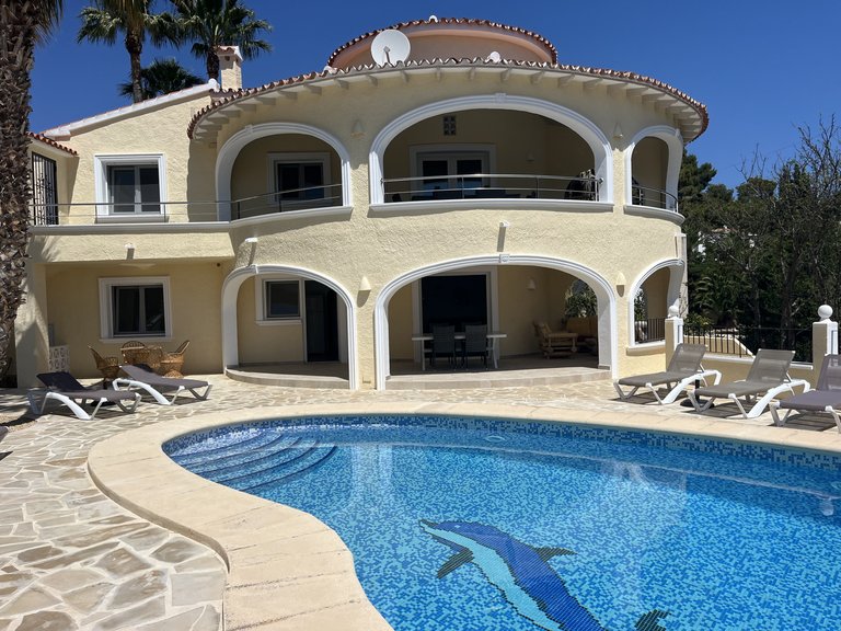 Villa for Sale in  Alicante 4