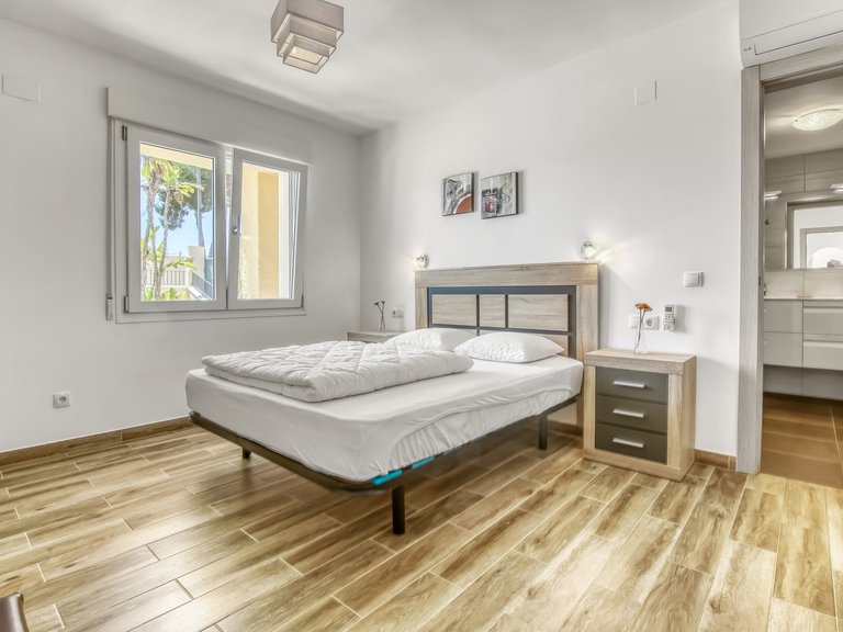 Villa for Sale in  Alicante 17