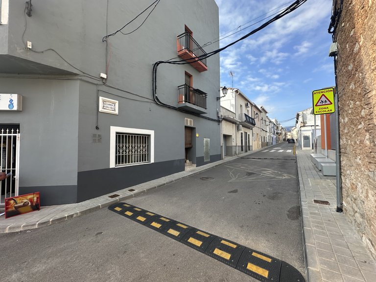 Commercial for Sale in  Alicante 8