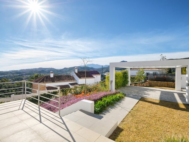 Villa for Sale in Benahavis Malaga 3