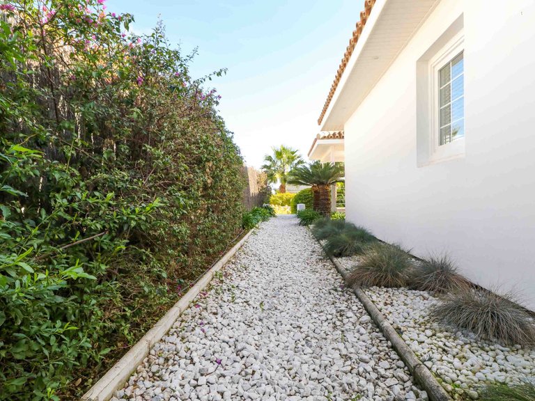 Villa for Sale in Benahavis Malaga 38