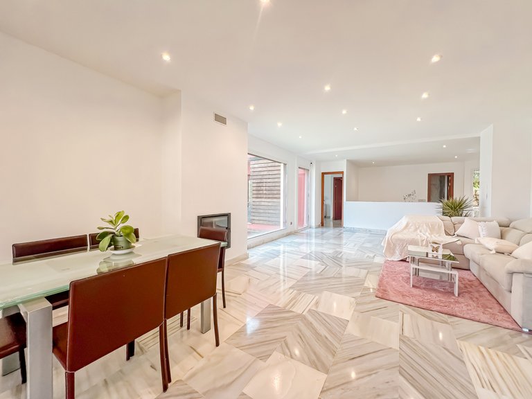 Villa for Sale in Benahavis Malaga 12