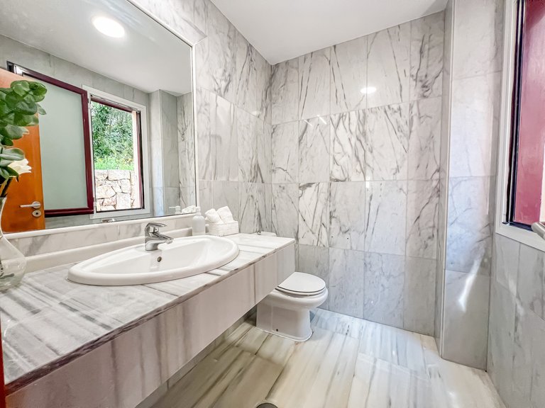 Villa for Sale in Benahavis Malaga 37