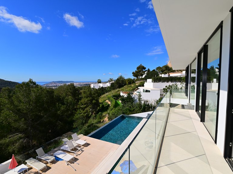 Villa for Sale in Santa Eulalia Del Río Balearic Islands 4
