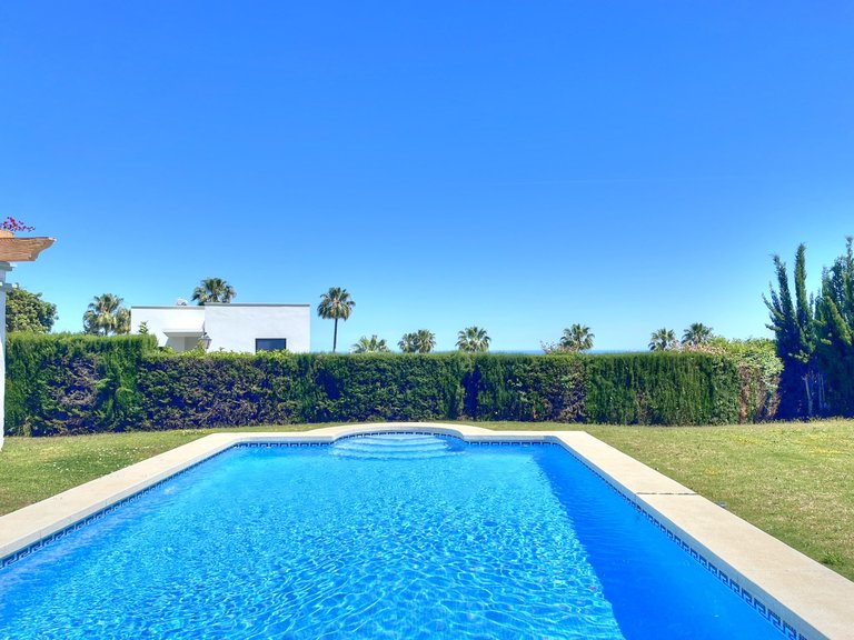 Villa for Sale in Alcaidesa Cadiz 1