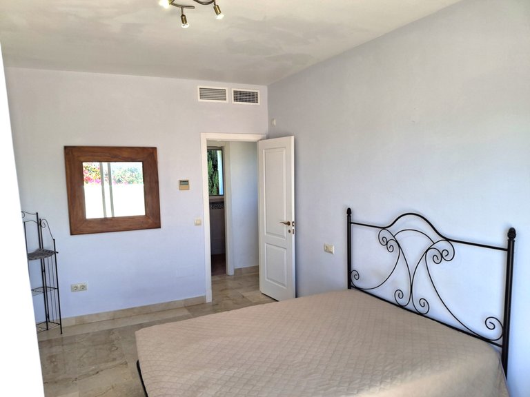 Villa for Sale in Alcaidesa Cadiz 16