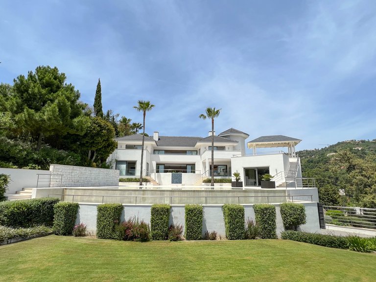 Villa for Sale in Benahavis Malaga 40