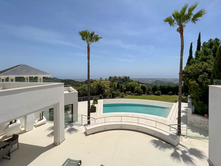 Villa for Sale in Benahavis Malaga 1