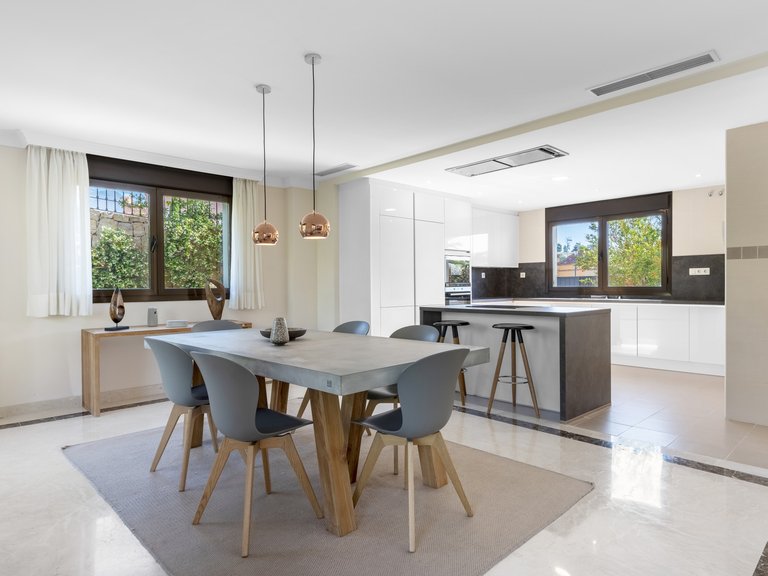 Villa for Sale in Estepona Malaga 4